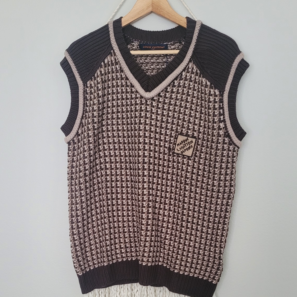 L.V. Knitted Vest 👕